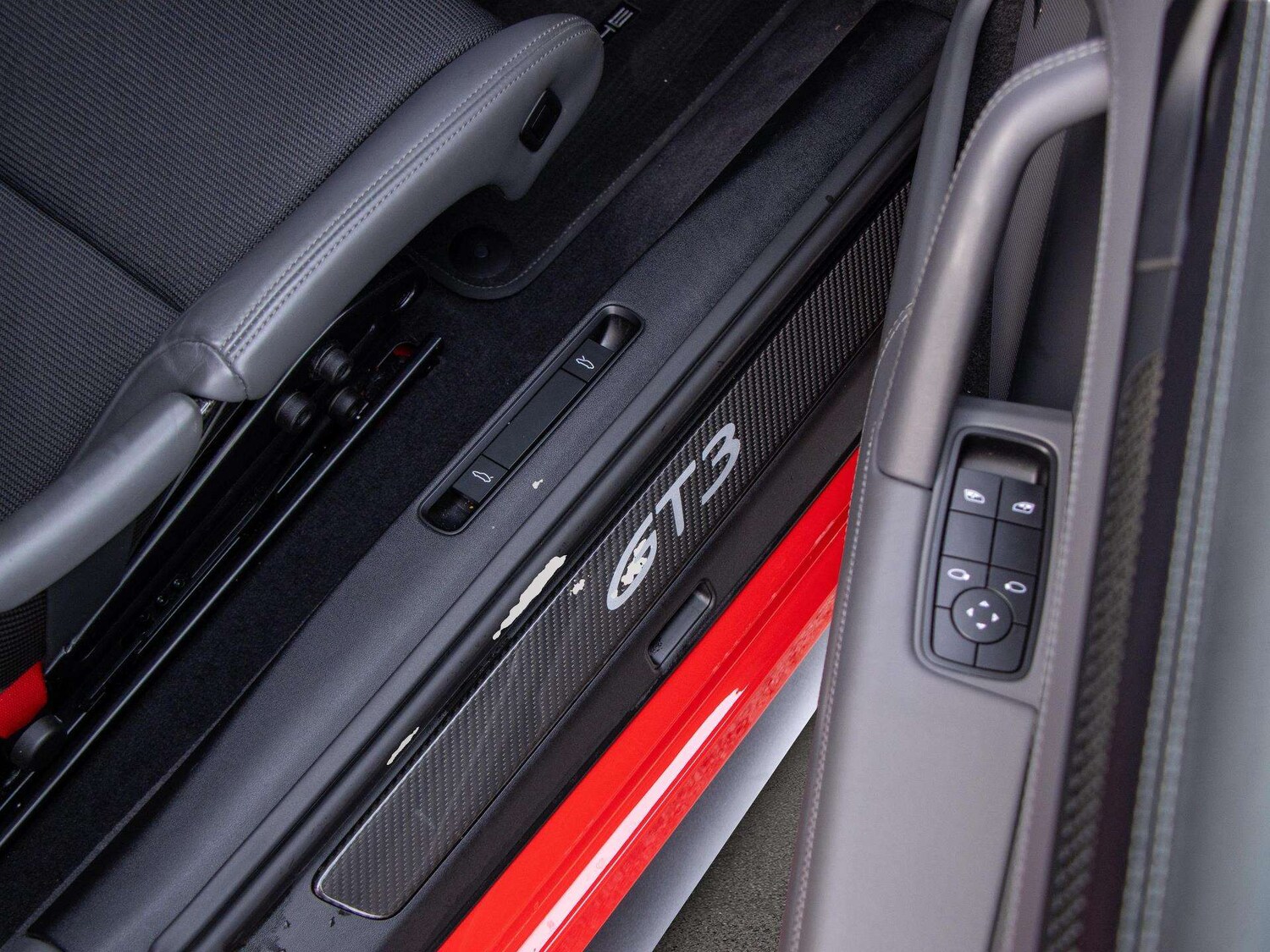 Used Porsche 911 2022 for sale - 77894399: Photo 15