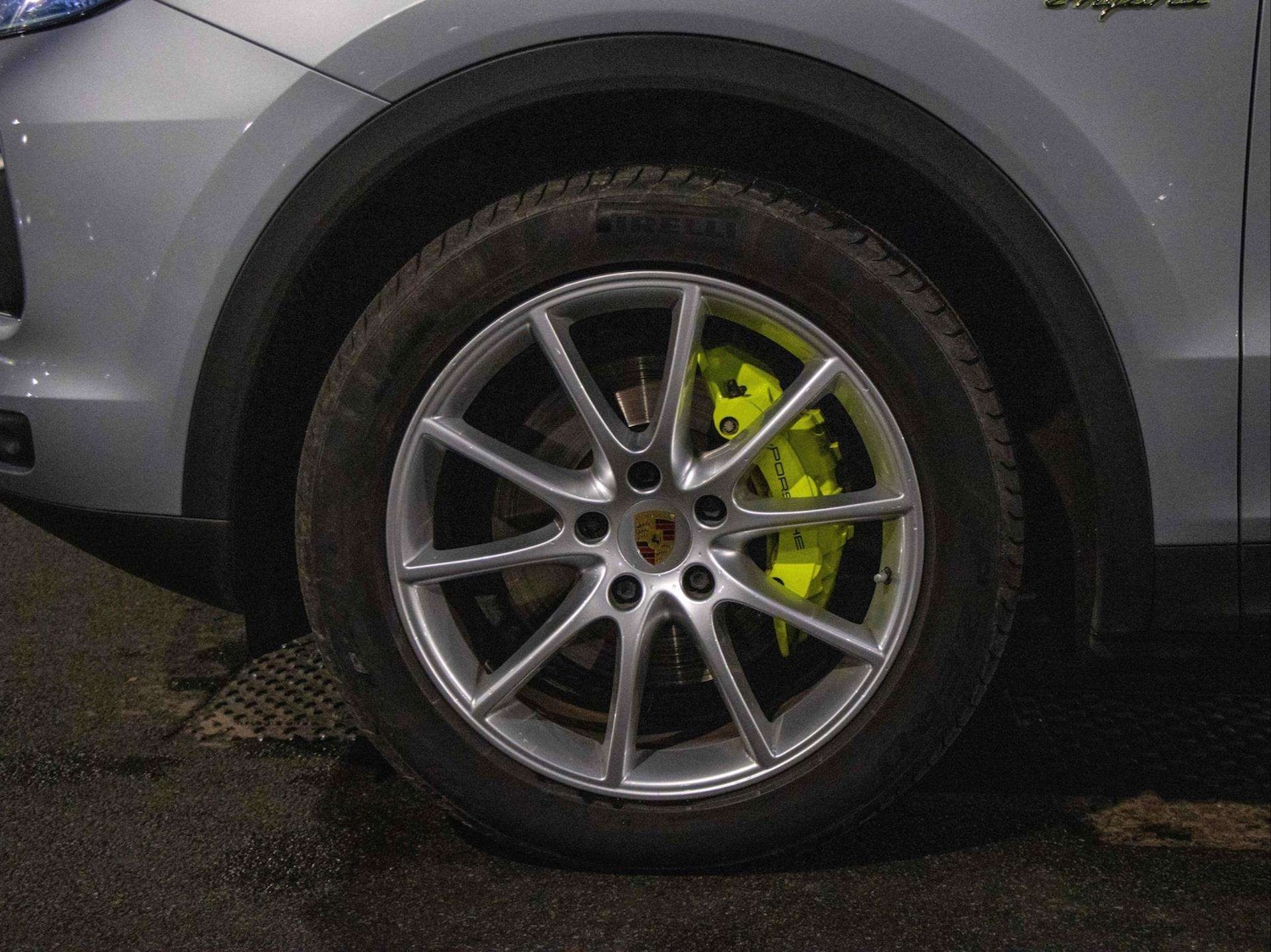 Used Porsche Cayenne 2021 for sale - 76928935: Photo 4