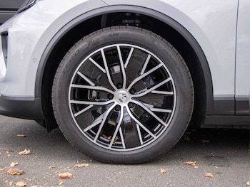 Used Porsche Macan 2025 for sale - 75759865: Photo