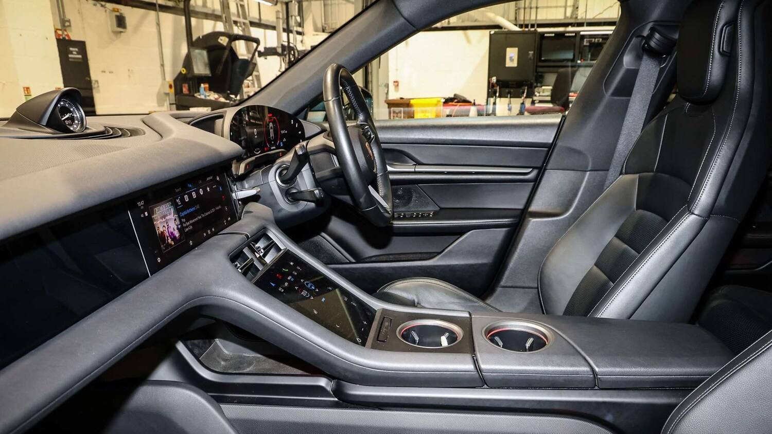 Used Porsche Taycan 2024 for sale - 77500379: Photo 11