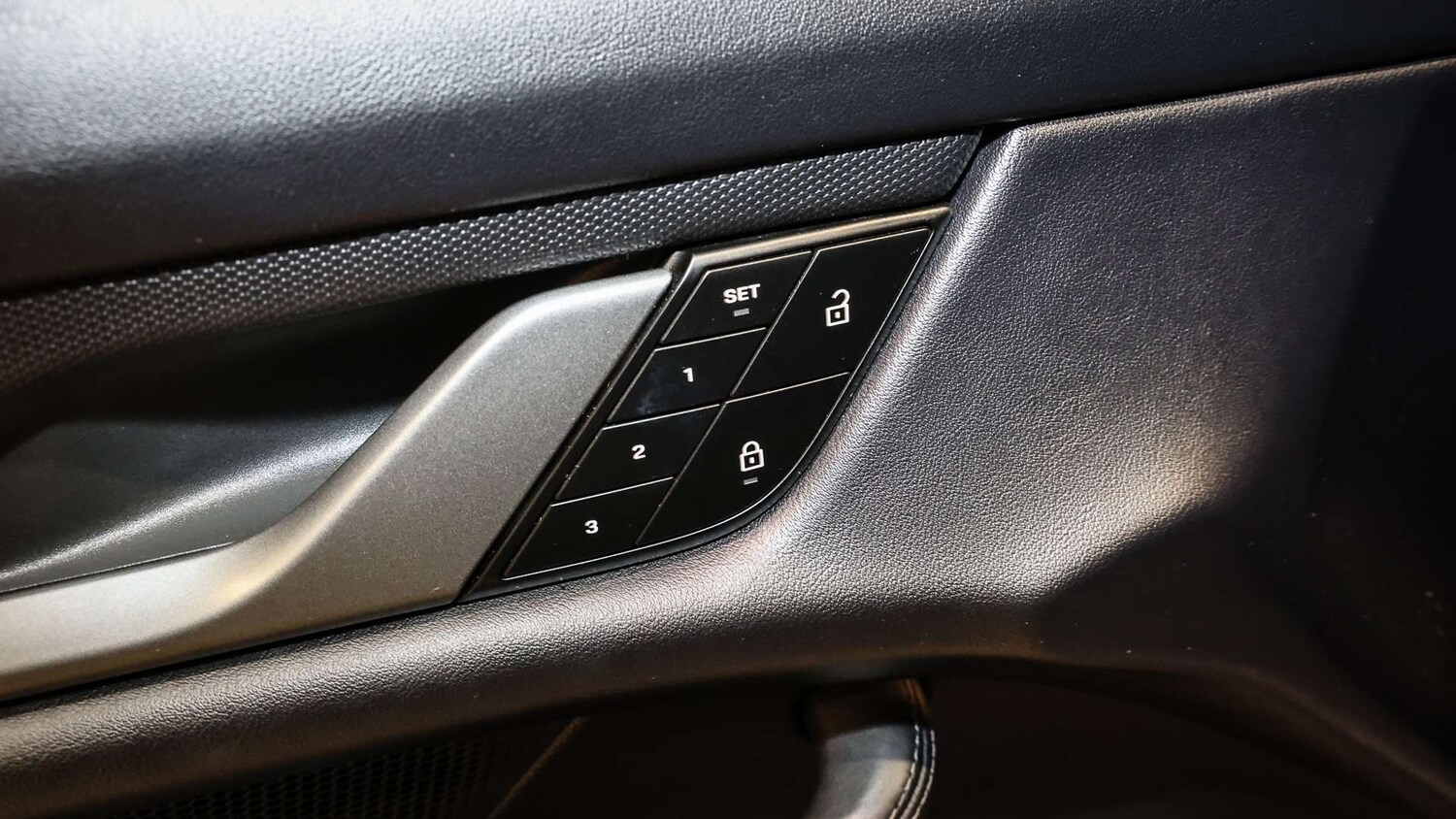 Used Porsche Taycan 2024 for sale - 77500379: Photo 24