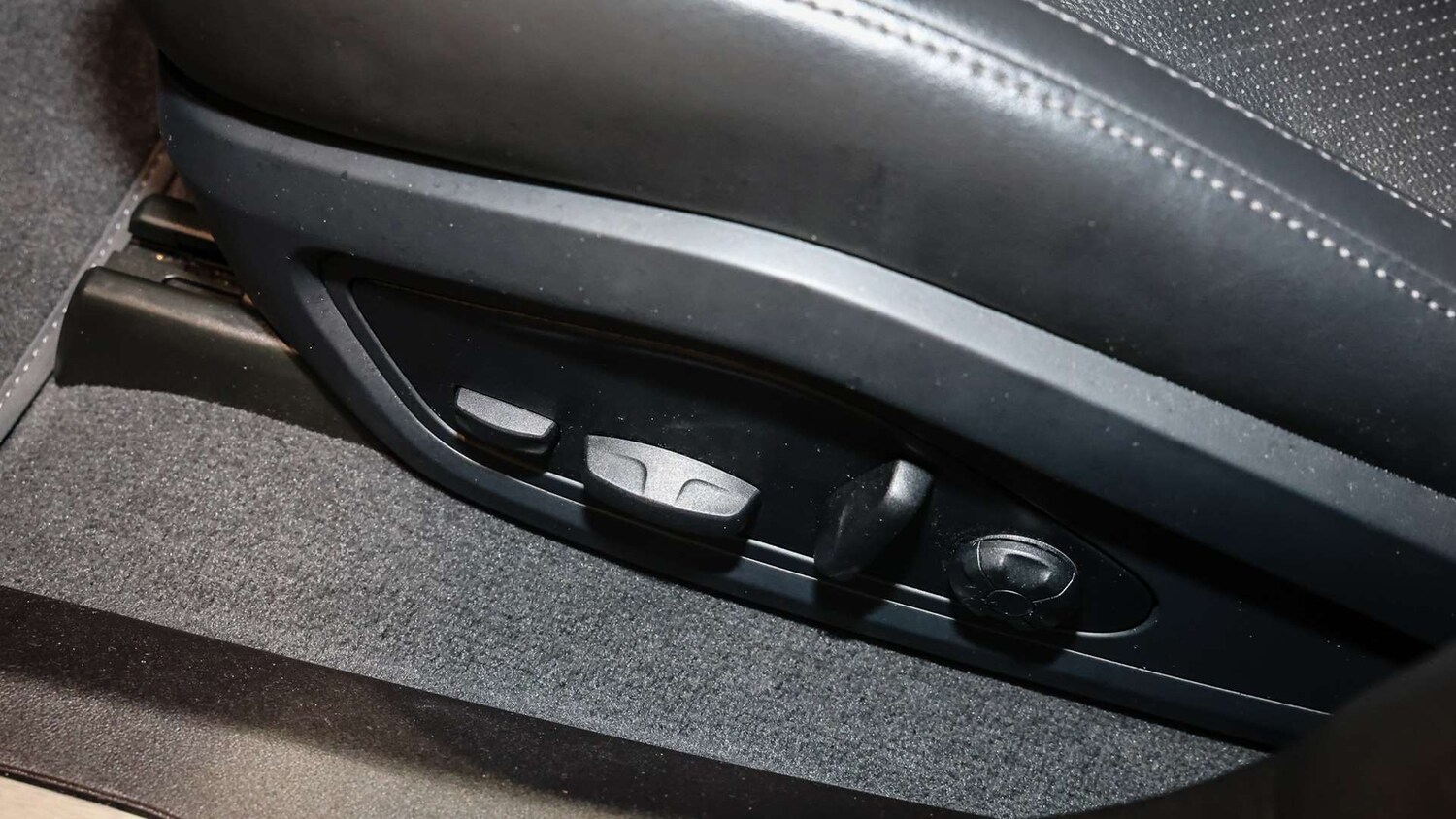 Used Porsche Taycan 2024 for sale - 77500379: Photo 25