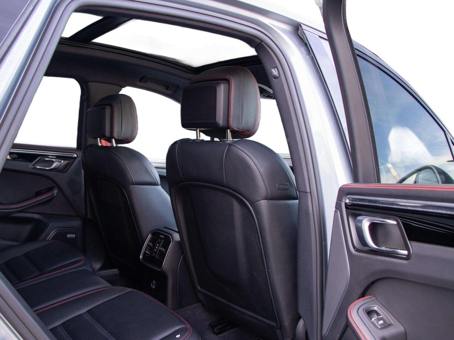 Used Porsche Macan 2020 for sale - 77756608: Photo 21