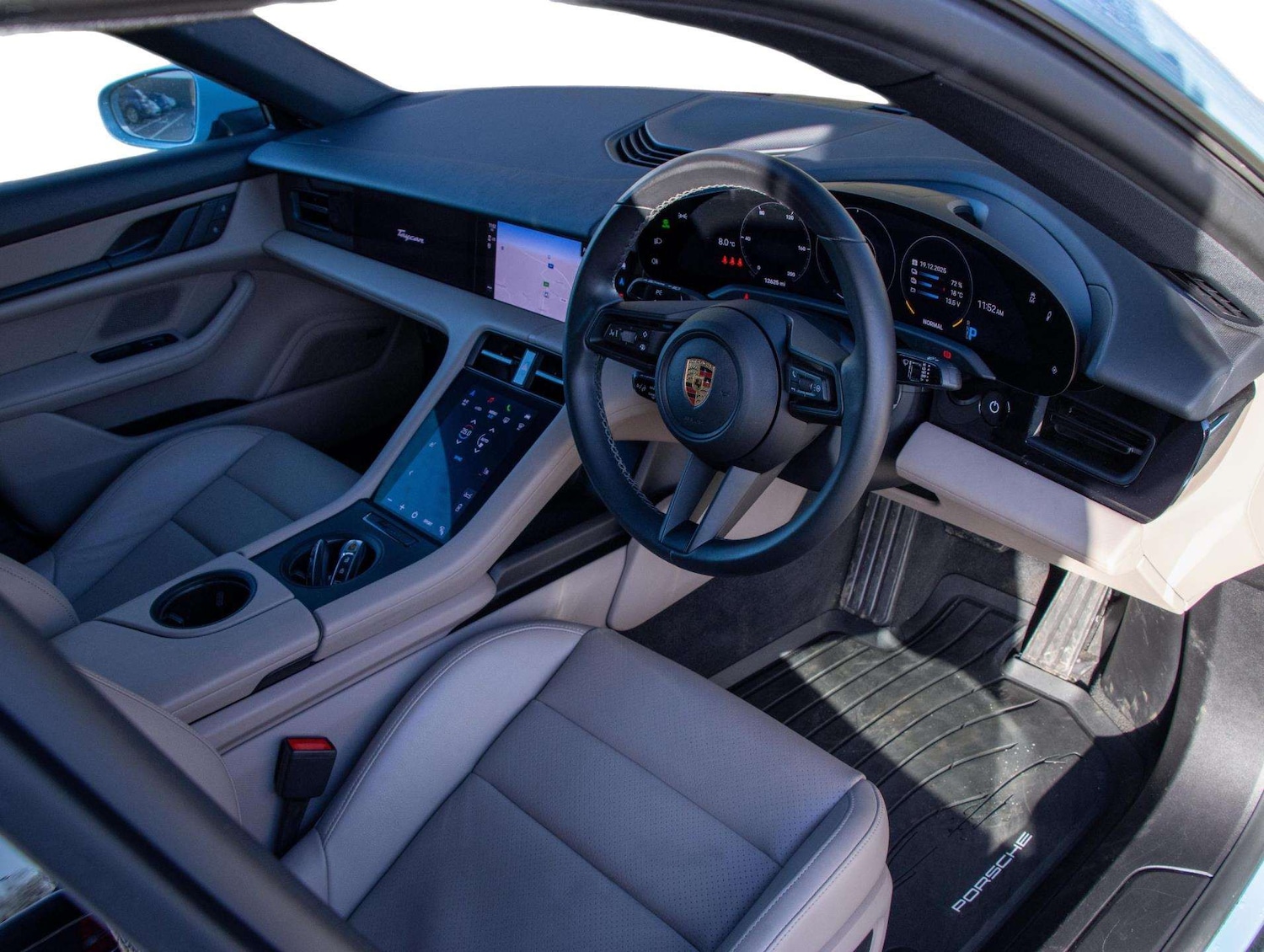 Used Porsche Taycan 2023 for sale - 77093321: Photo 5