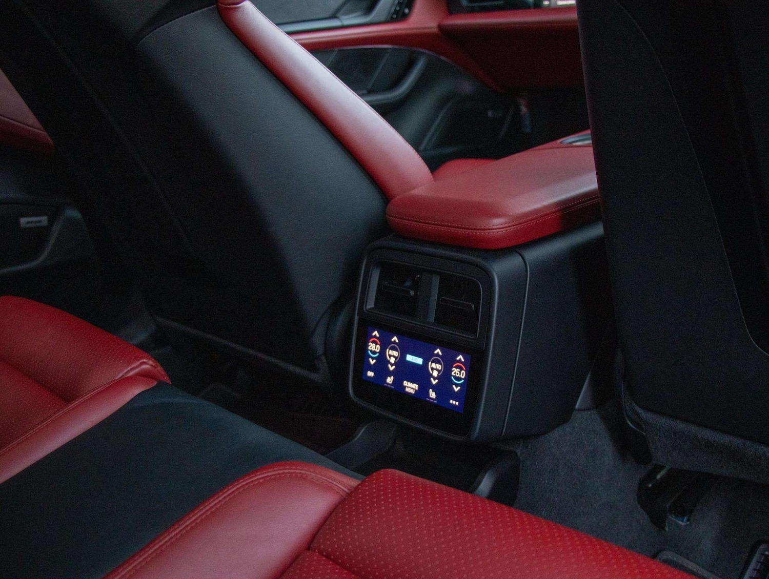 Used Porsche Taycan 2020 for sale - 77219538: Photo 24