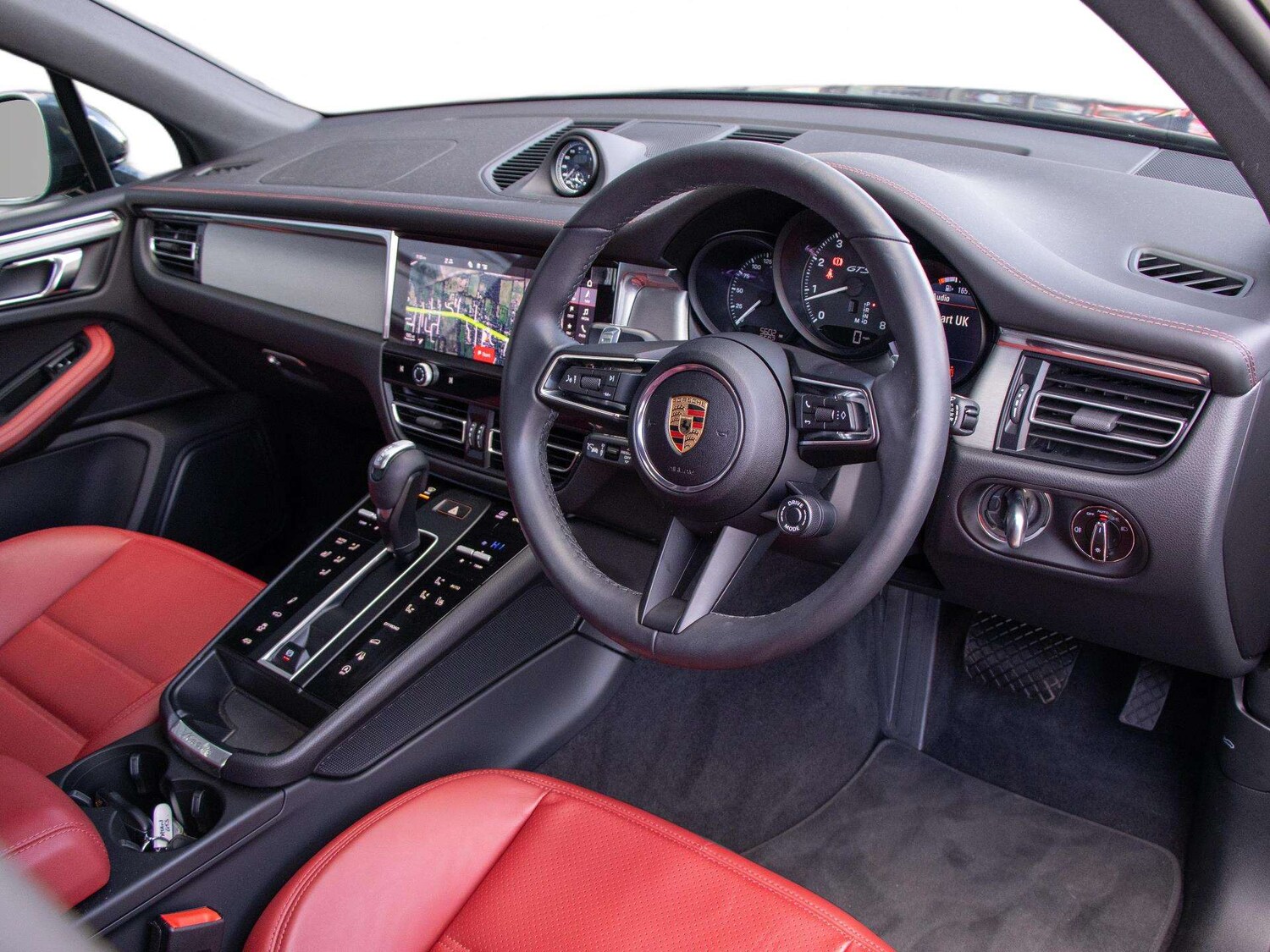 Used Porsche Macan 2025 for sale - 77842330: Photo 14