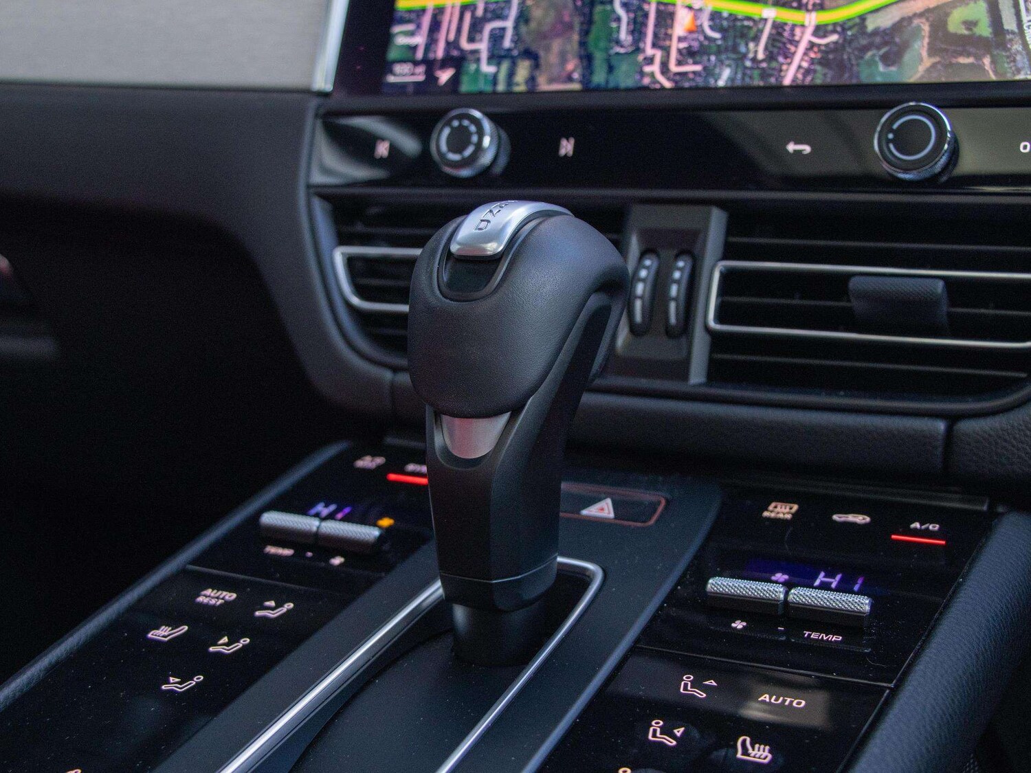 Used Porsche Macan 2025 for sale - 77842330: Photo 19