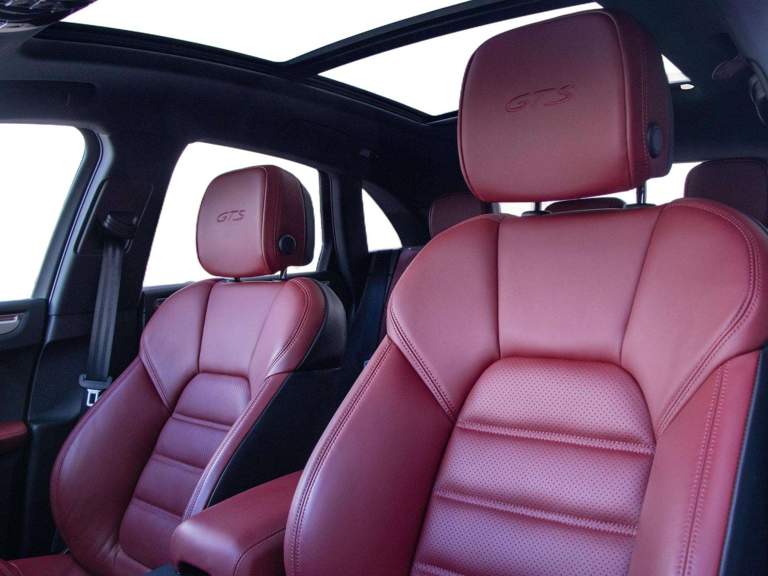 Used Porsche Macan 2025 for sale - 77842330: Photo 30