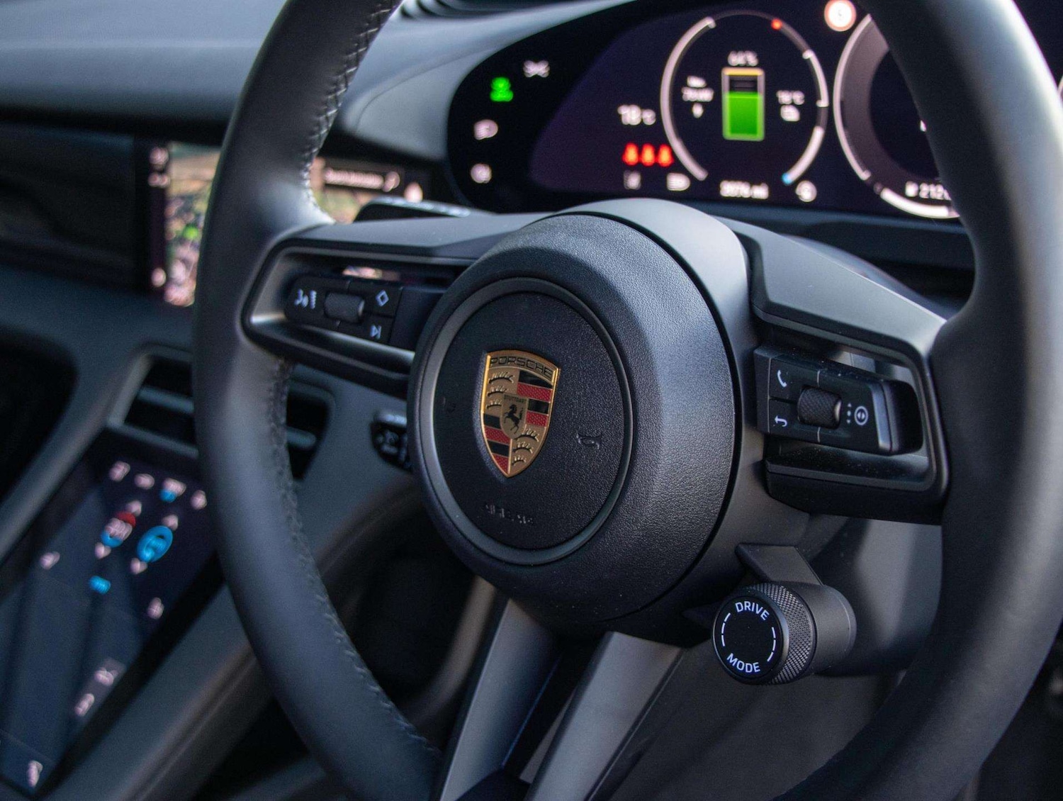 Used Porsche Taycan 2025 for sale - 76718209: Photo 13