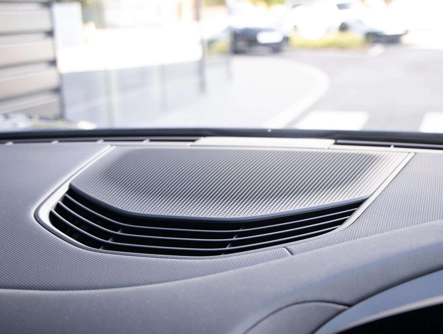 Used Porsche Taycan 2025 for sale - 76718209: Photo 15