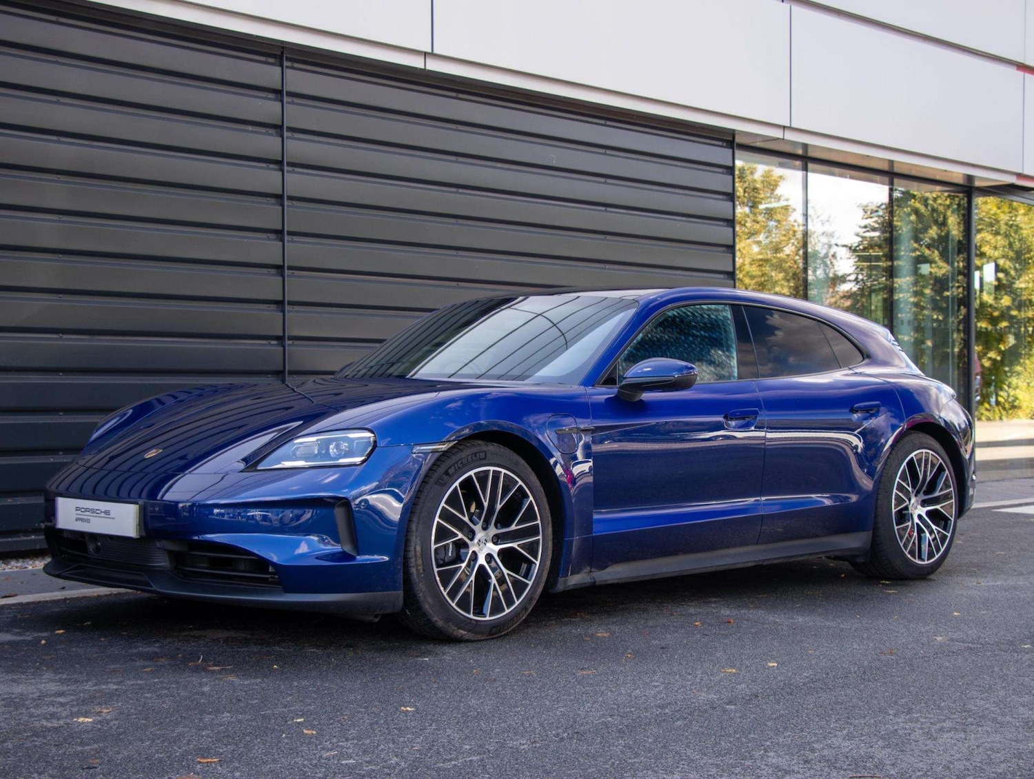 Used Porsche Taycan 2025 for sale - 76718209: Photo 17