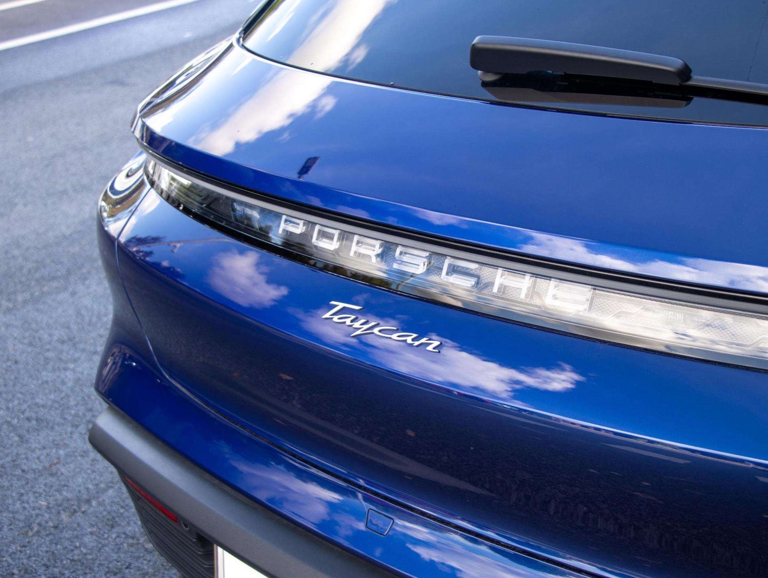 Used Porsche Taycan 2025 for sale - 76718209: Photo 23