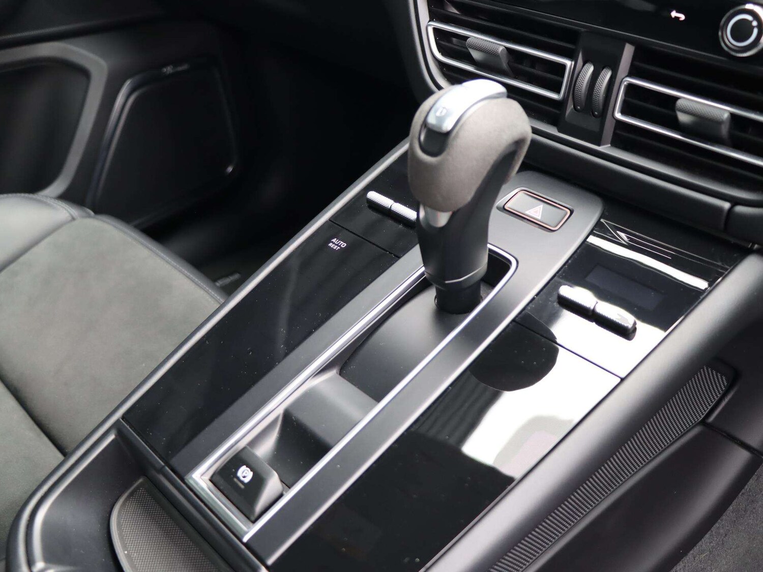 Used Porsche Macan 2024 for sale - 78118757: Photo 28