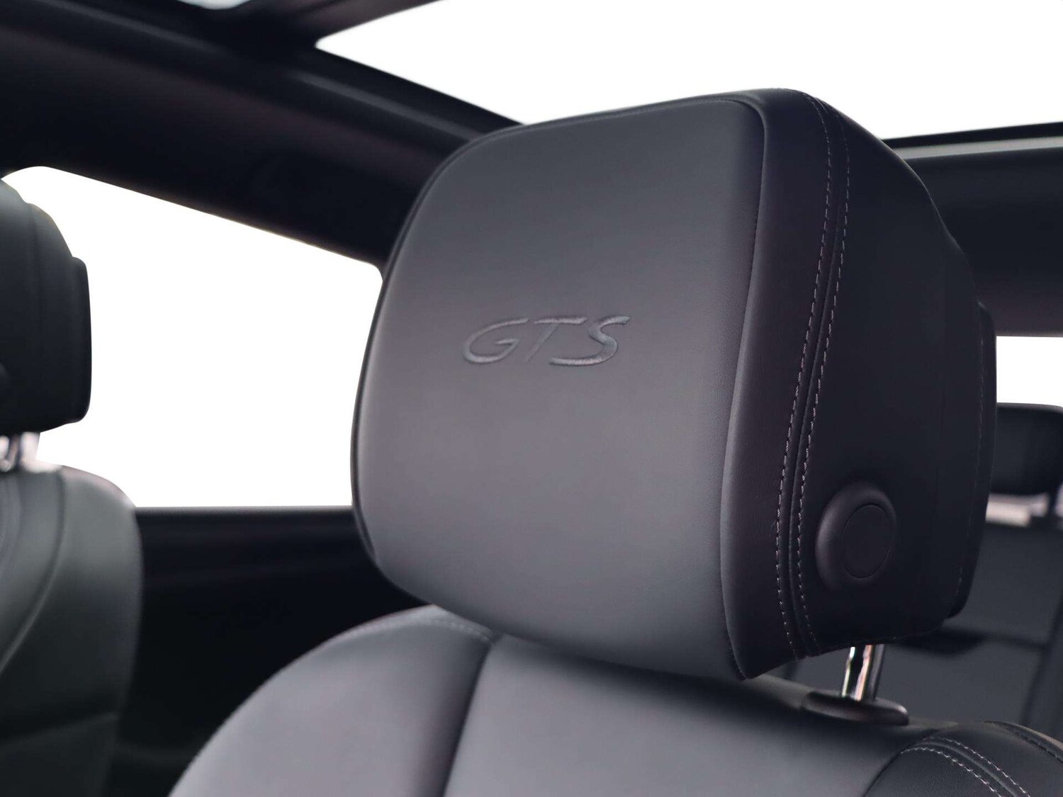 Used Porsche Macan 2024 for sale - 78118757: Photo 34