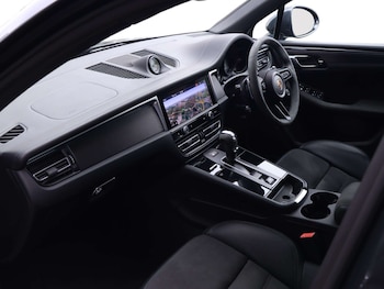 Used Porsche Macan 2024 for sale - 78118757: Photo