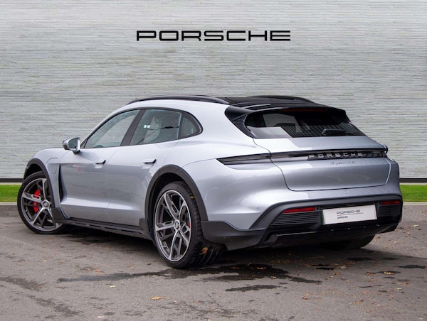 Used Porsche Taycan 2022 for sale - 76310887: Photo 2