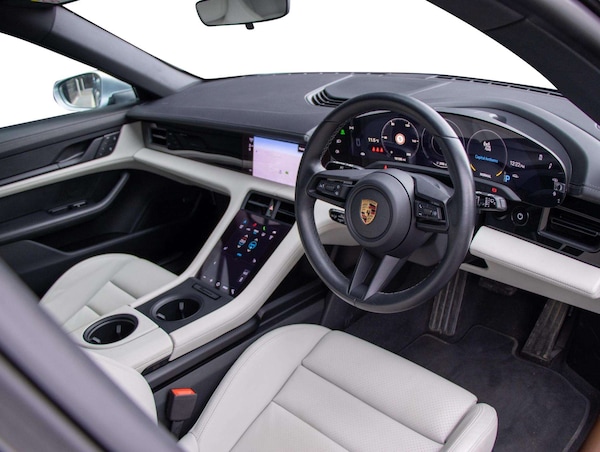 Used Porsche Taycan 2022 for sale - 76310887: Photo 4