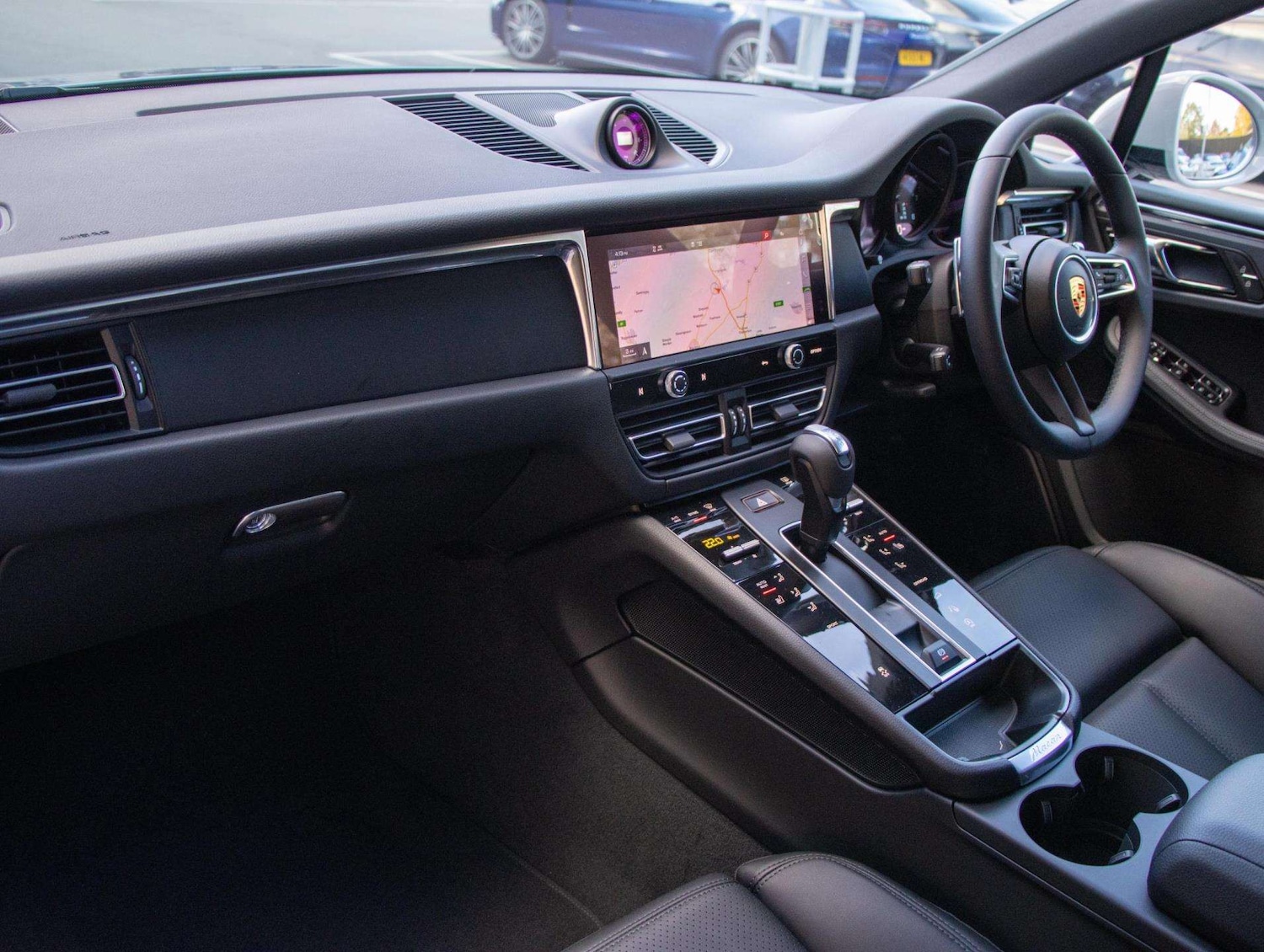 Used Porsche Macan 2025 for sale - 77134949: Photo 16