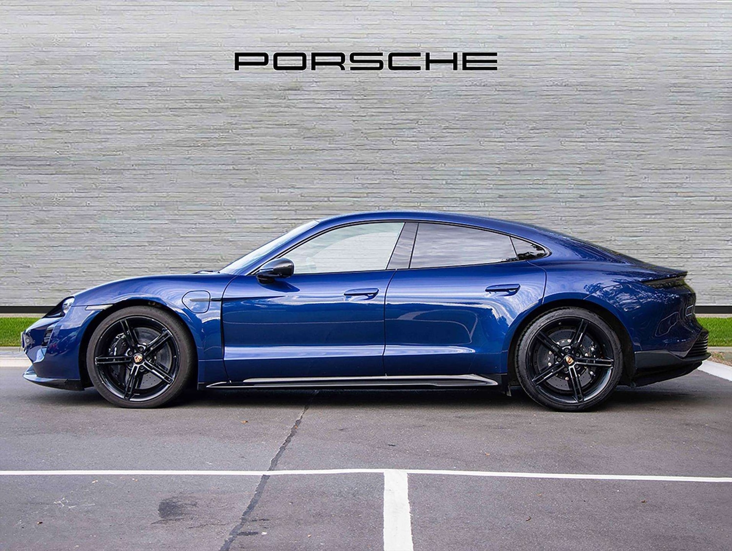 Used Porsche Taycan 2020 for sale - 76191898: Photo 2