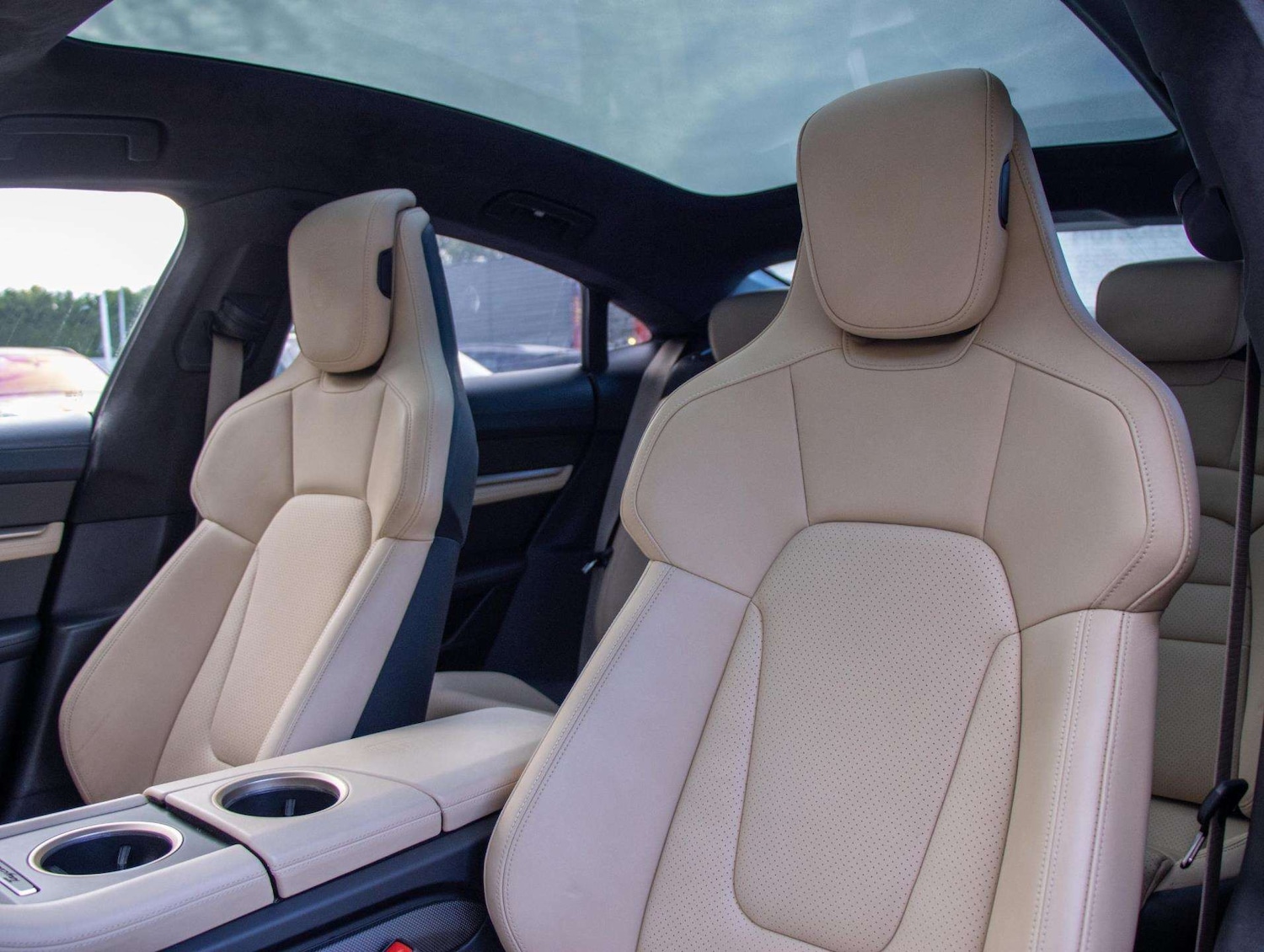 Used Porsche Taycan 2020 for sale - 76191898: Photo 29