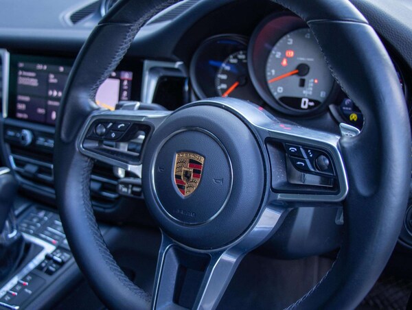 Used Porsche Macan 2021 for sale - 76075262: Photo 13