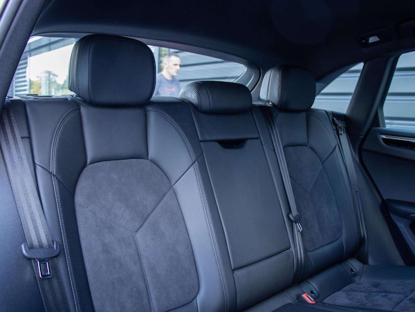 Used Porsche Macan 2021 for sale - 76075262: Photo 26