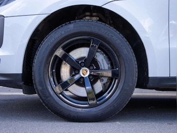 Used Porsche Macan 2021 for sale - 76075262: Photo 4