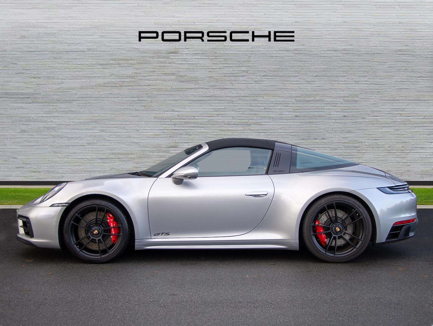 Used Porsche 911 2023 for sale - 76875850: Photo 2