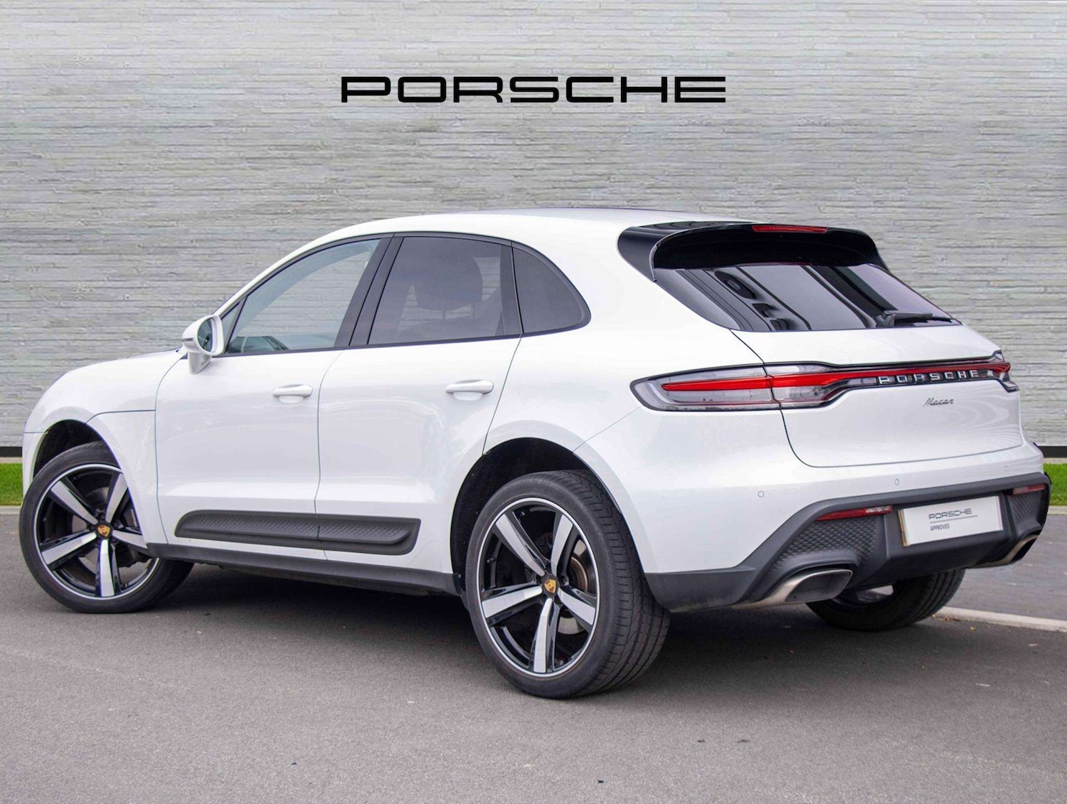 Used Porsche Macan 2021 for sale - 76553133: Photo 3