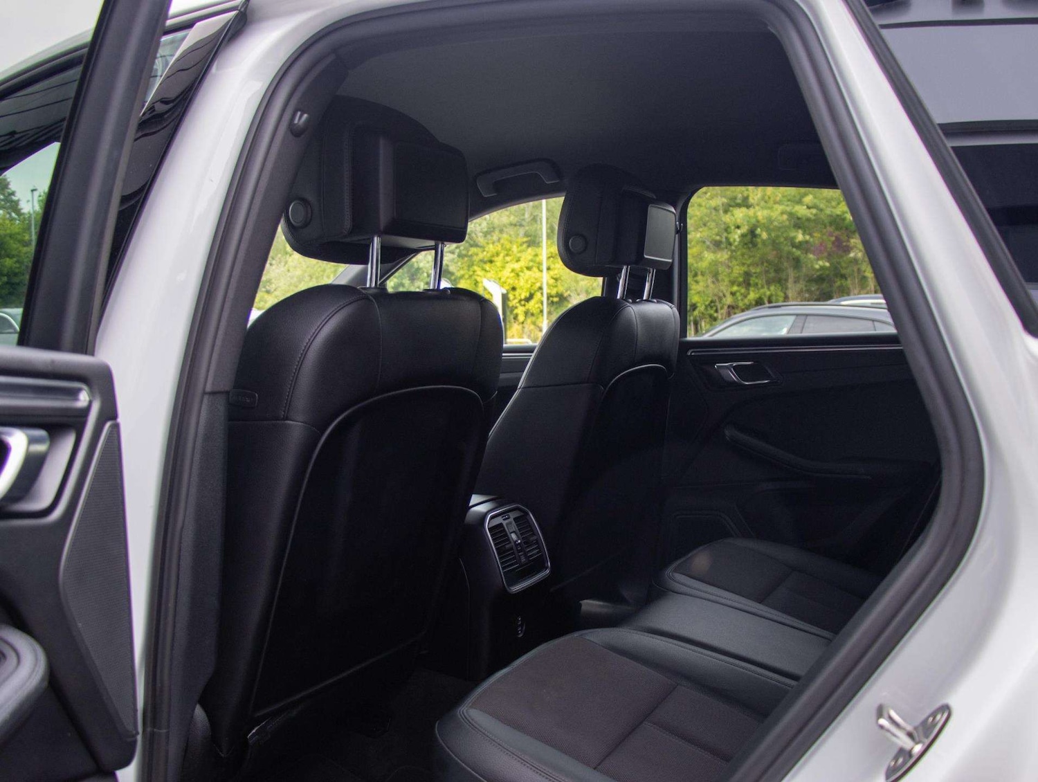 Used Porsche Macan 2021 for sale - 76553133: Photo 30