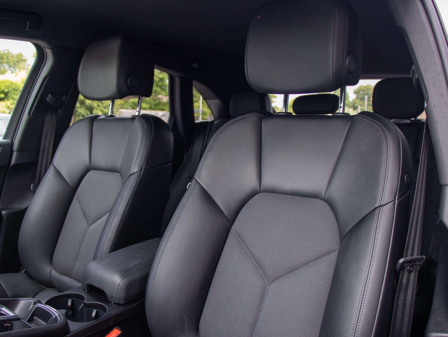 Used Porsche Macan 2021 for sale - 76553133: Photo 32