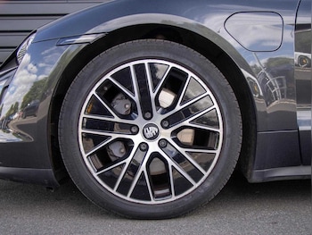 Used Porsche Taycan 2021 for sale - 75063437: Photo