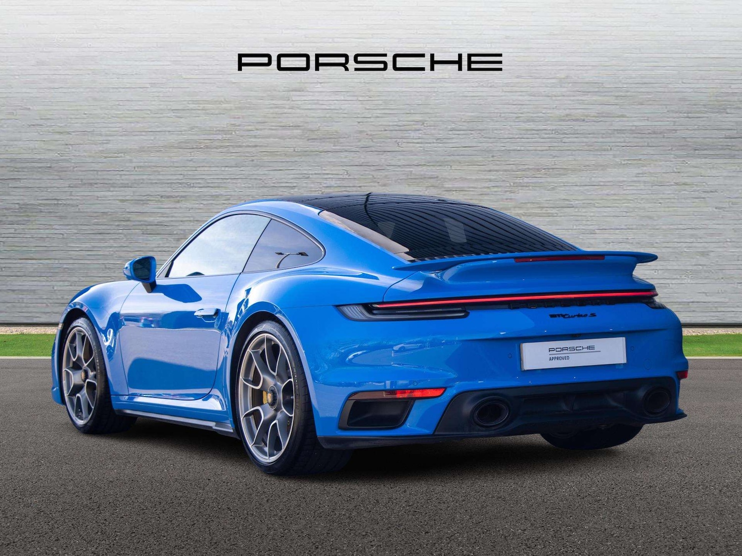 Used Porsche 911 2023 for sale - 78187972: Photo 2