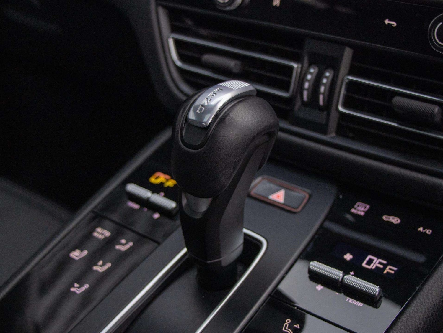 Used Porsche Macan 2023 for sale - 76827571: Photo 12