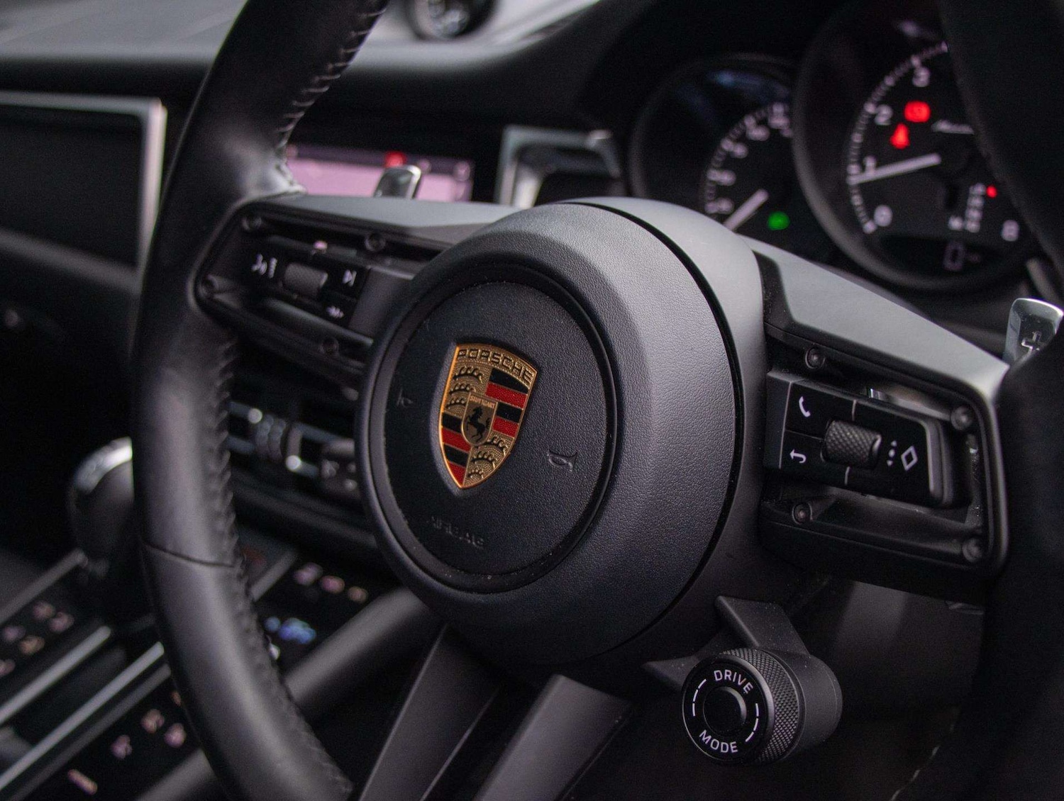 Used Porsche Macan 2023 for sale - 76827571: Photo 13