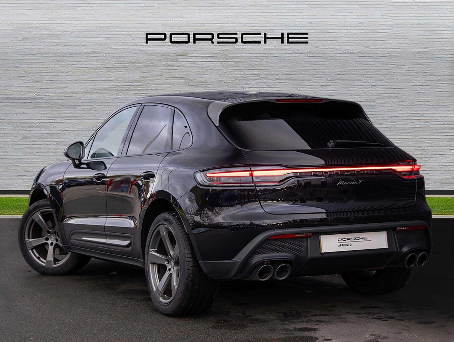 Used Porsche Macan 2023 for sale - 76827571: Photo 3