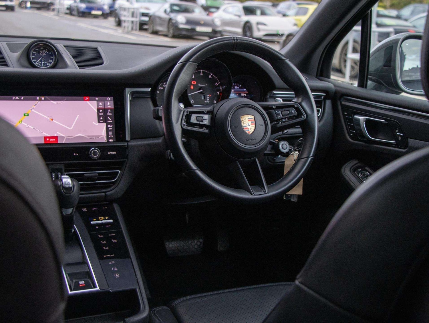 Used Porsche Macan 2023 for sale - 76827571: Photo 30