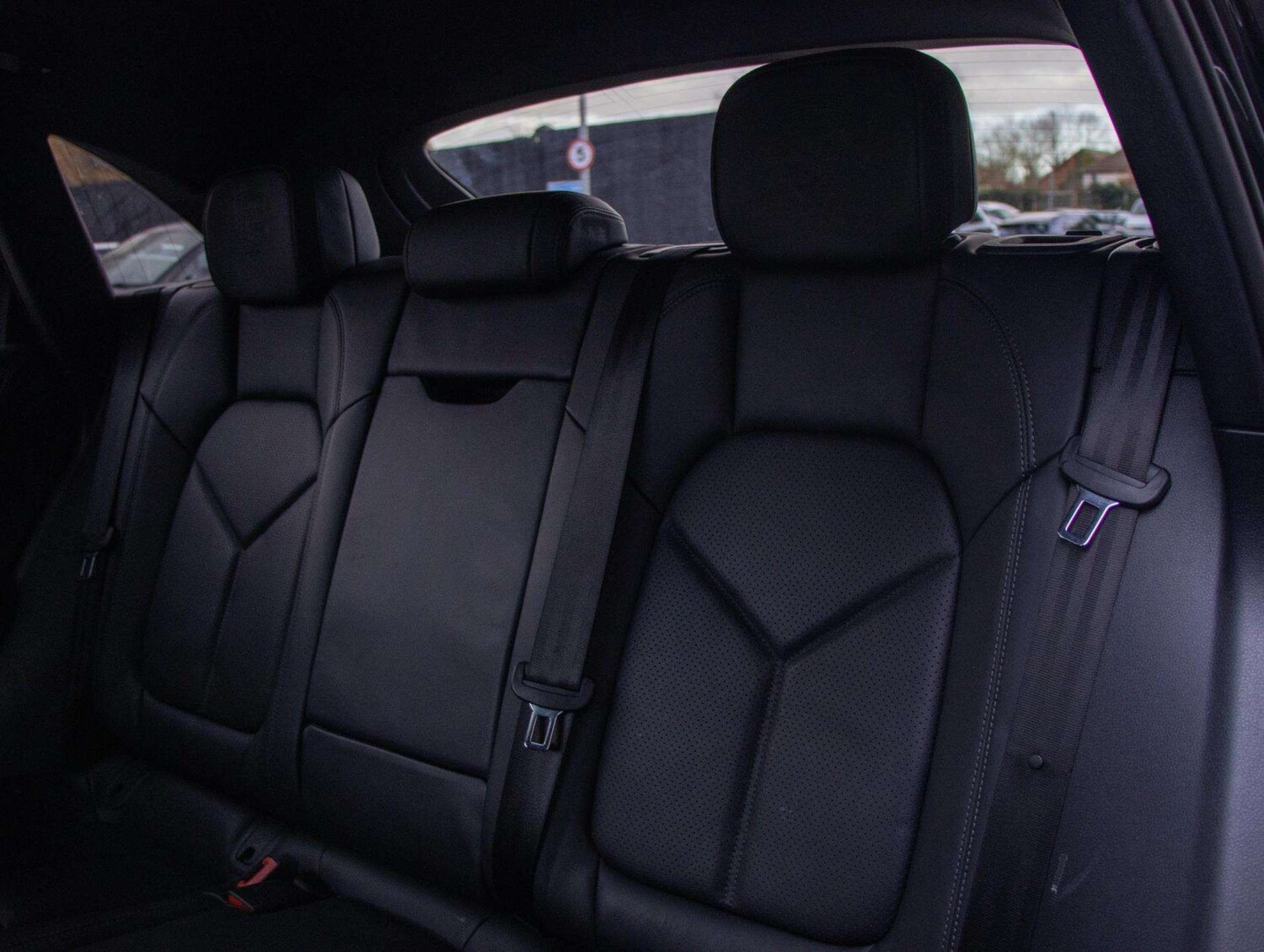 Used Porsche Macan 2023 for sale - 76827571: Photo 32