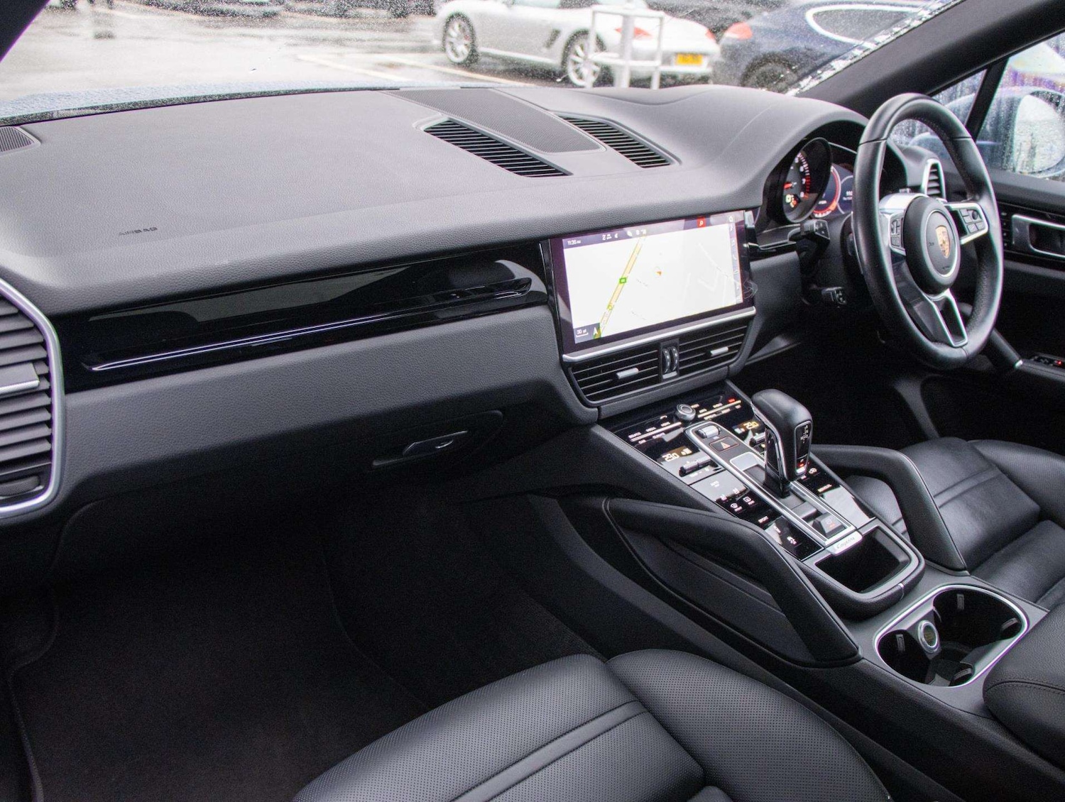 Used Porsche Cayenne 2024 for sale - 77233045: Photo 10