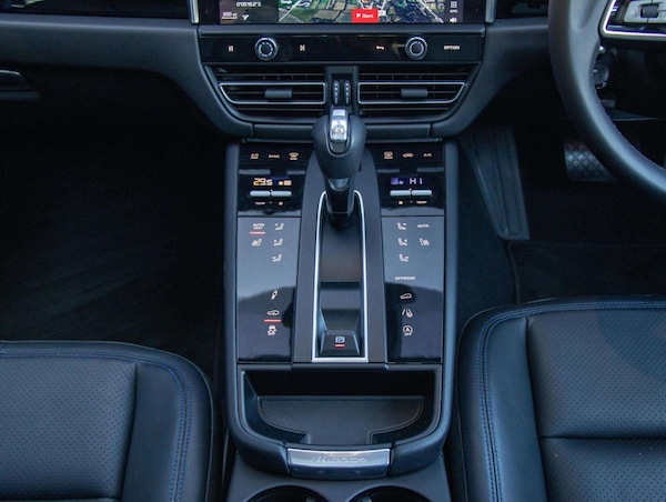 Used Porsche Macan 2022 for sale - 76205153: Photo 29