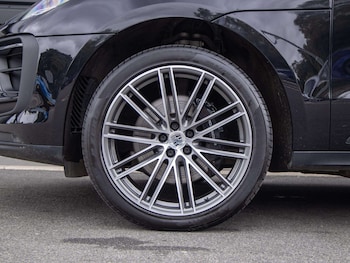 Used Porsche Macan 2024 for sale - 79351556: Photo