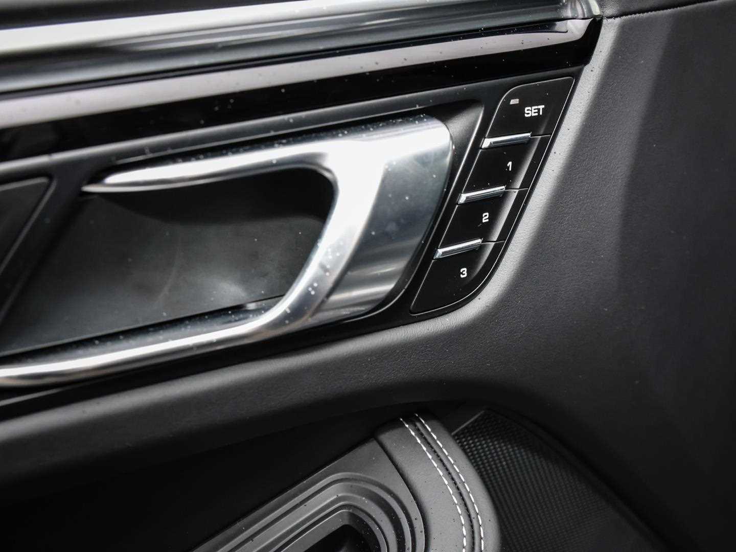 Used Porsche Macan 2024 for sale - 77827562: Photo 30