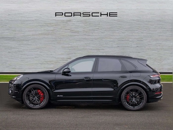 Used Porsche Cayenne 2025 for sale - 77158588: Photo
