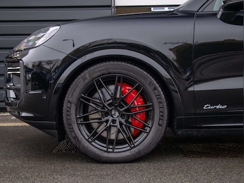 Used Porsche Cayenne 2025 for sale - 77158588: Photo