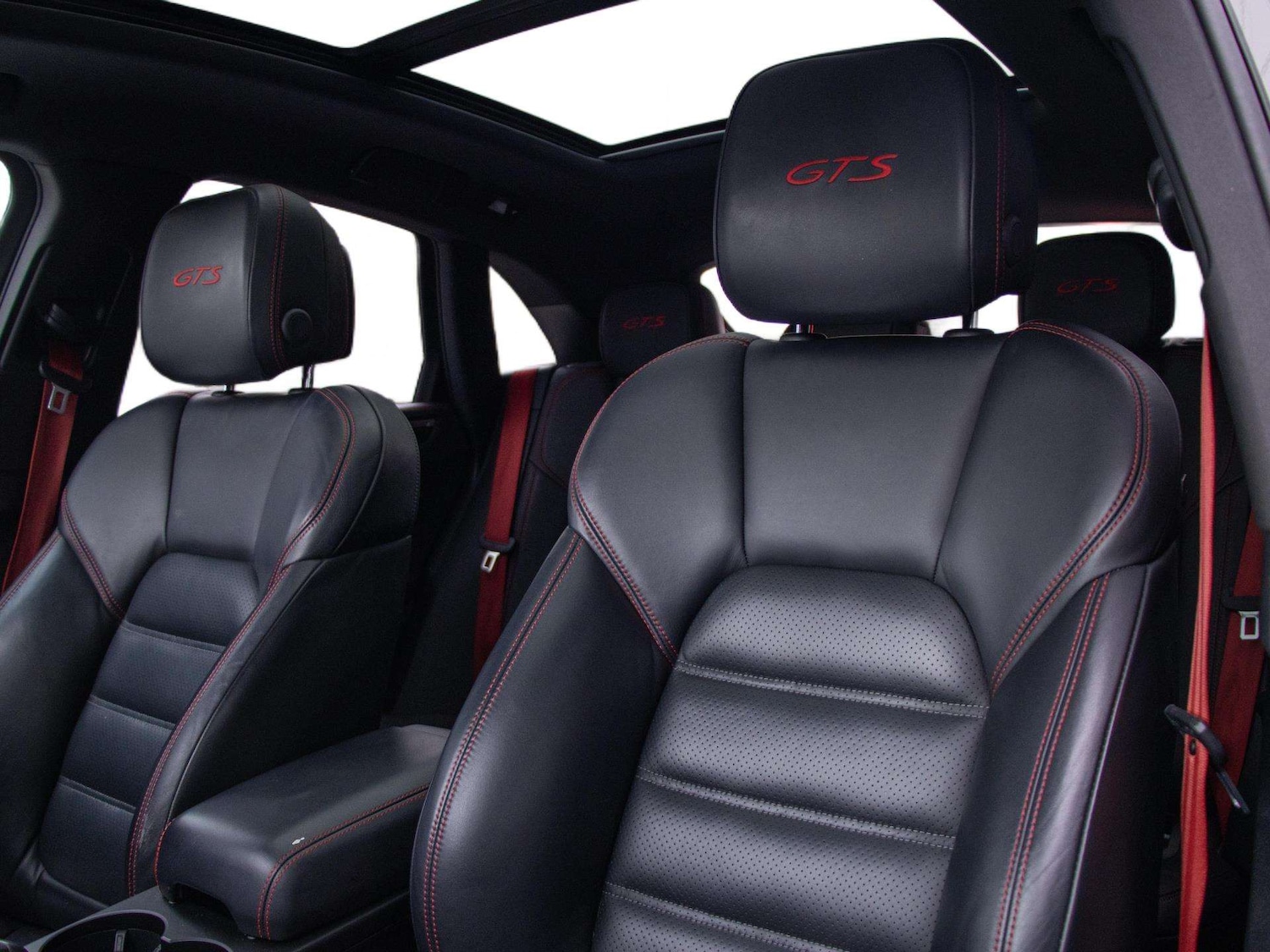 Used Porsche Macan 2020 for sale - 77661192: Photo 31