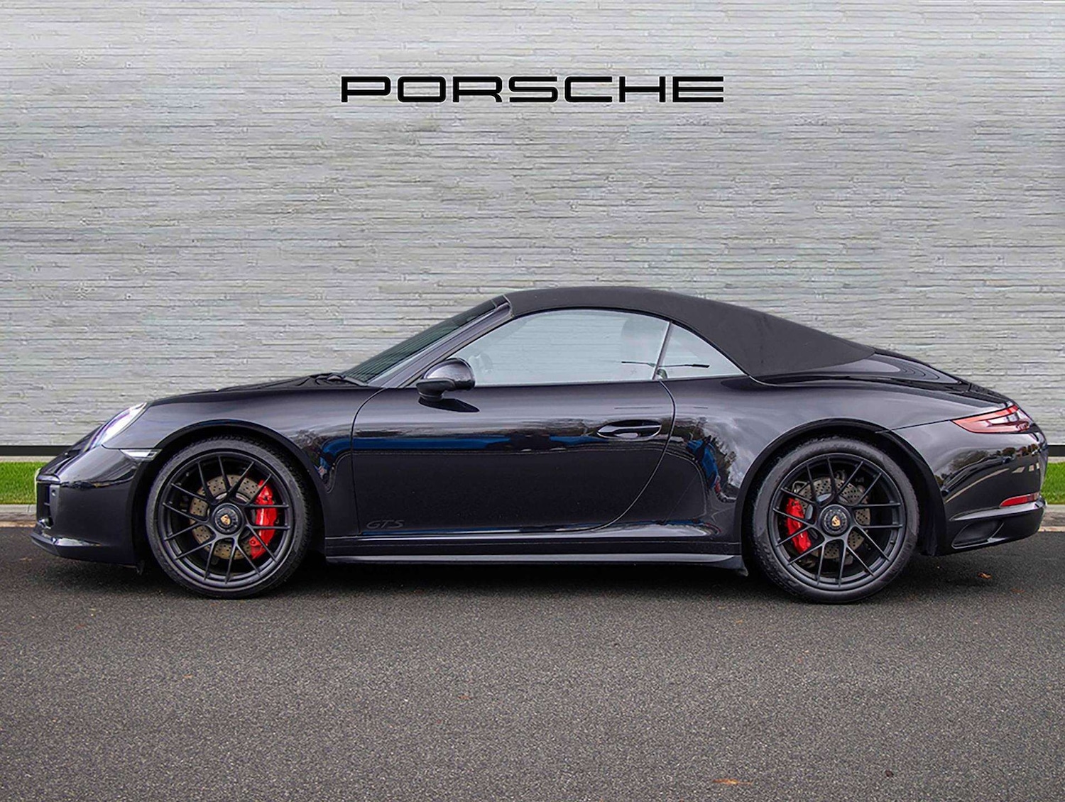Used Porsche 911 2018 for sale - 76624510: Photo 2