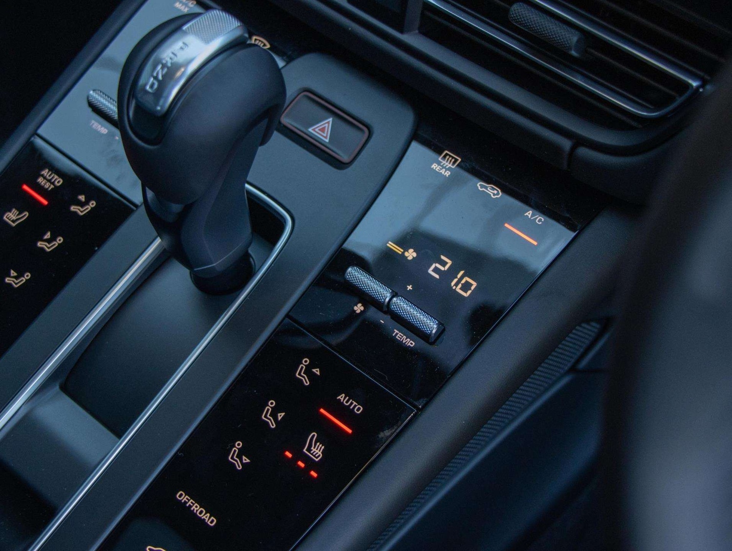 Used Porsche Macan 2025 for sale - 77219535: Photo 12