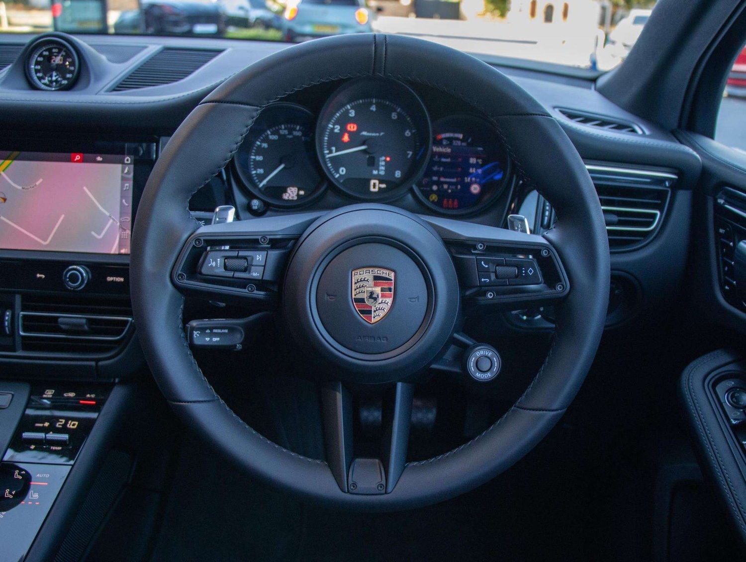 Used Porsche Macan 2025 for sale - 77219535: Photo 14