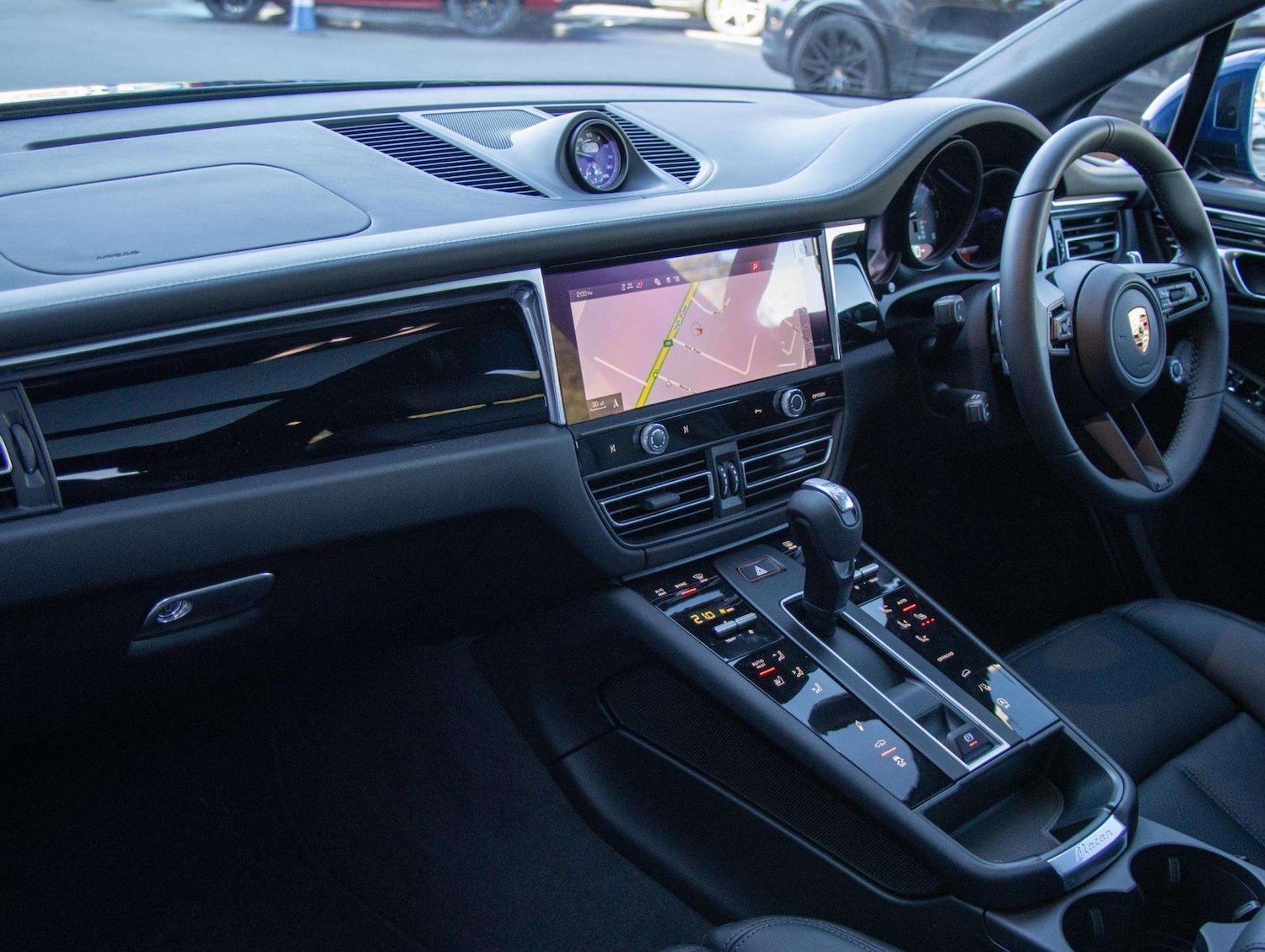 Used Porsche Macan 2025 for sale - 77219535: Photo 30