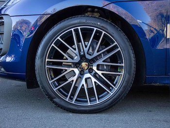 Used Porsche Macan 2025 for sale - 77219535: Photo